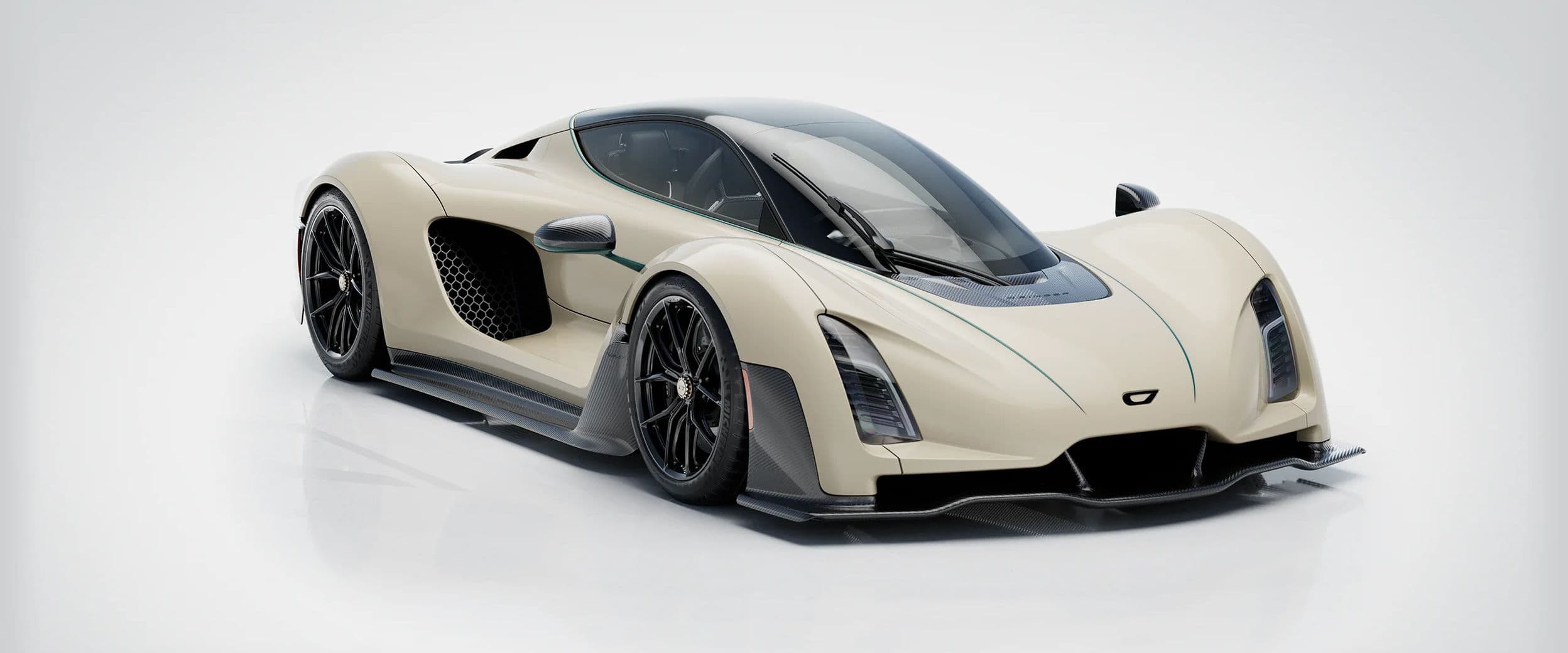 21C VMax in El Mirage champagne with a Laguna Depth pinstripe