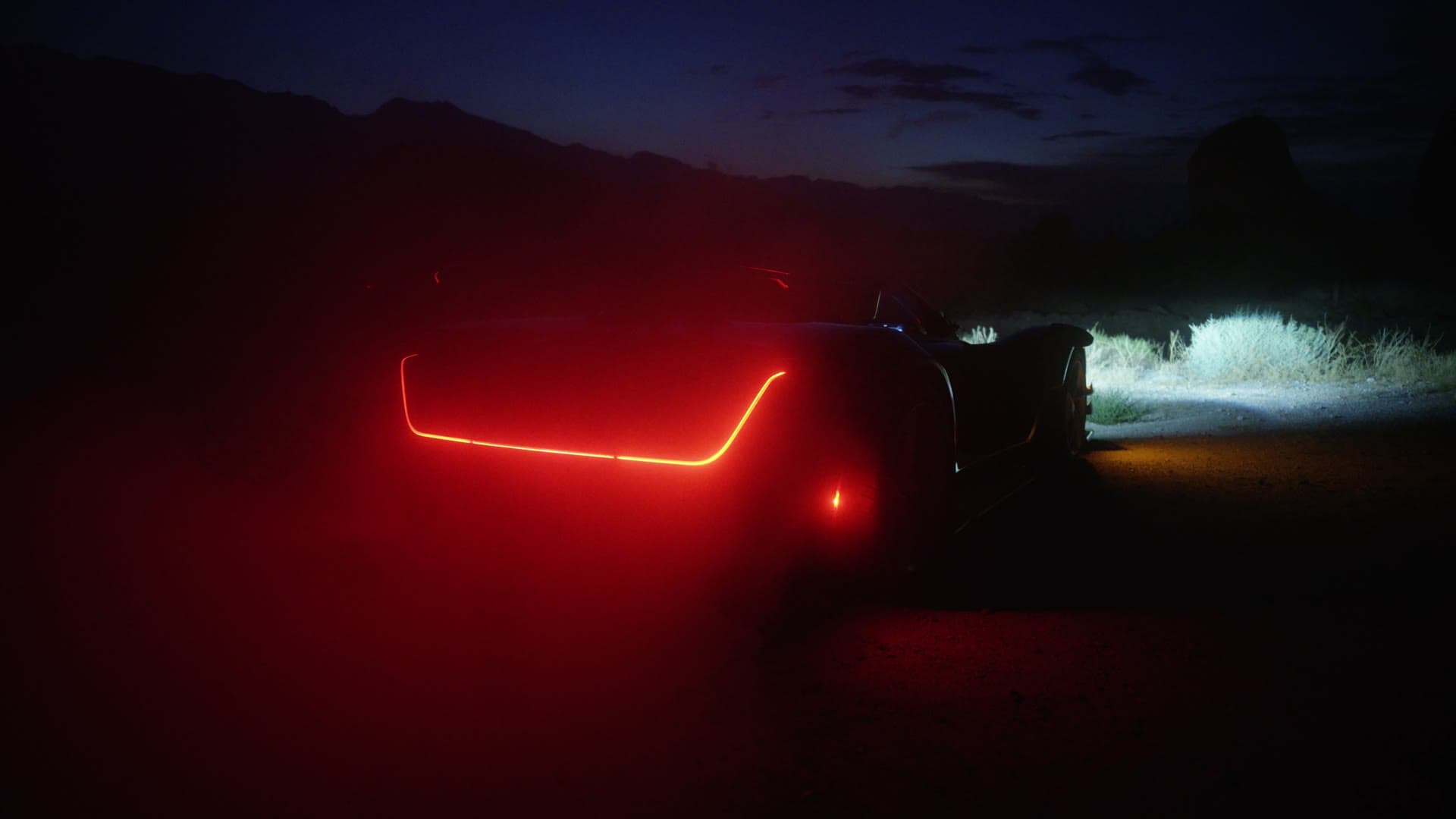 Czinger 21C Spyder at night, light bar glowing