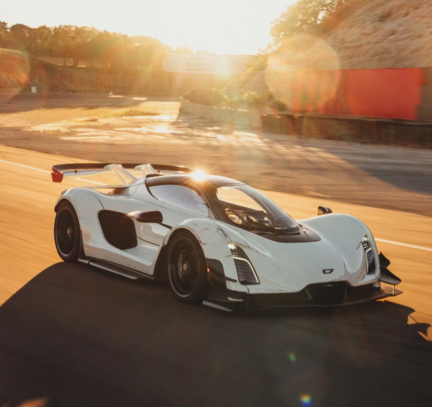 White 21C V Max at sunrise