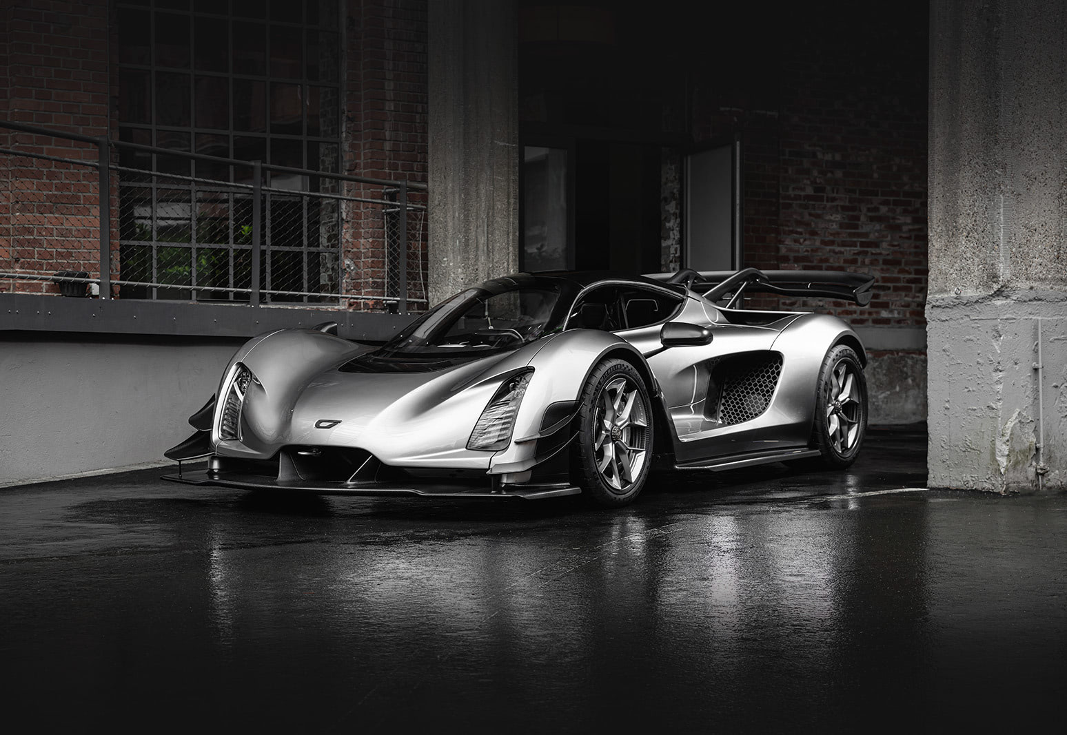 The Czinger 21C hypercar is designed, manufactured and assembled in Los Angeles, California using the world's most advanced production technologies.